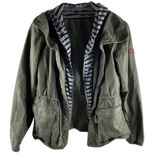 Roxy Jackets & Blazers - Women’s Roxy Green Hooded Jacket Size XS!